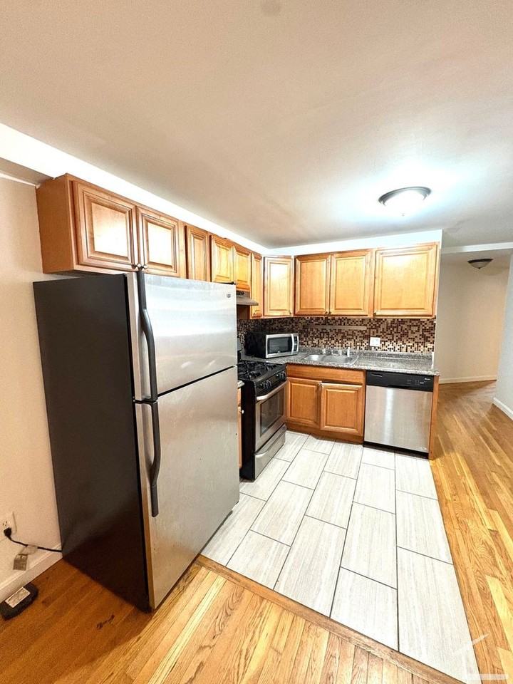 1680 Commonwealth Ave - Photo 2 of 9