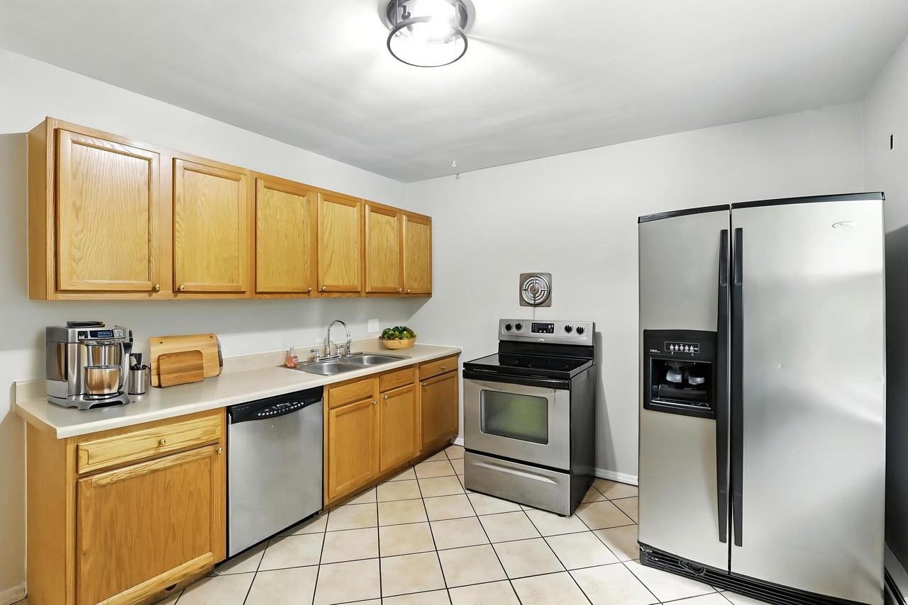 1722 W North BendB8 #B8 - Photo 6 of 26