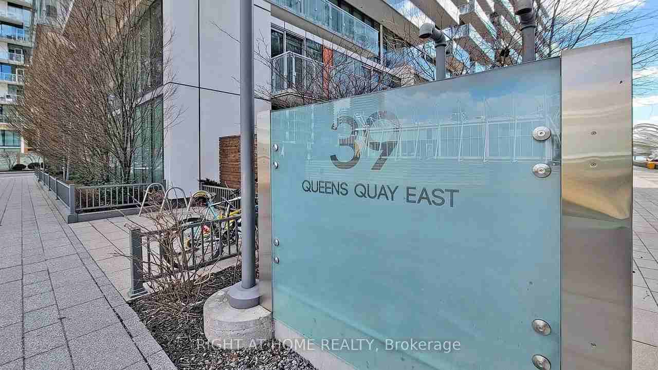 39 Queens Quay East