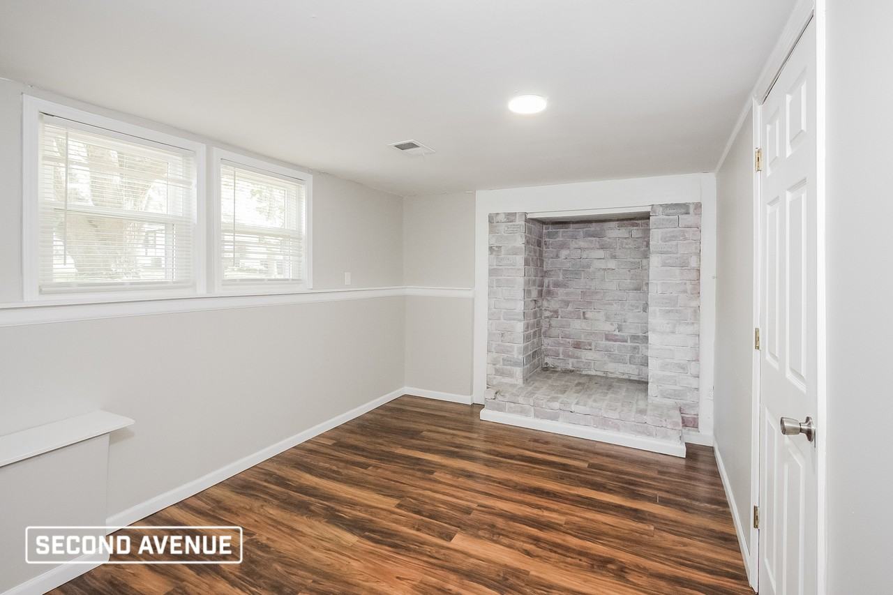 11032 N Harrison St - Photo 6 of 21