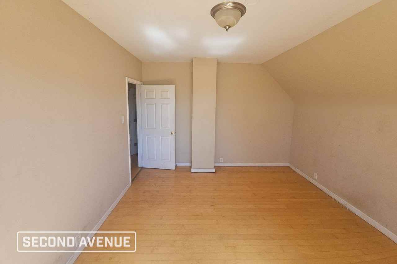 2426 E 24th St - Photo 3 of 9