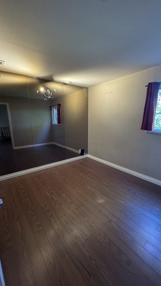 Bennie Place - Photo 7 of 14