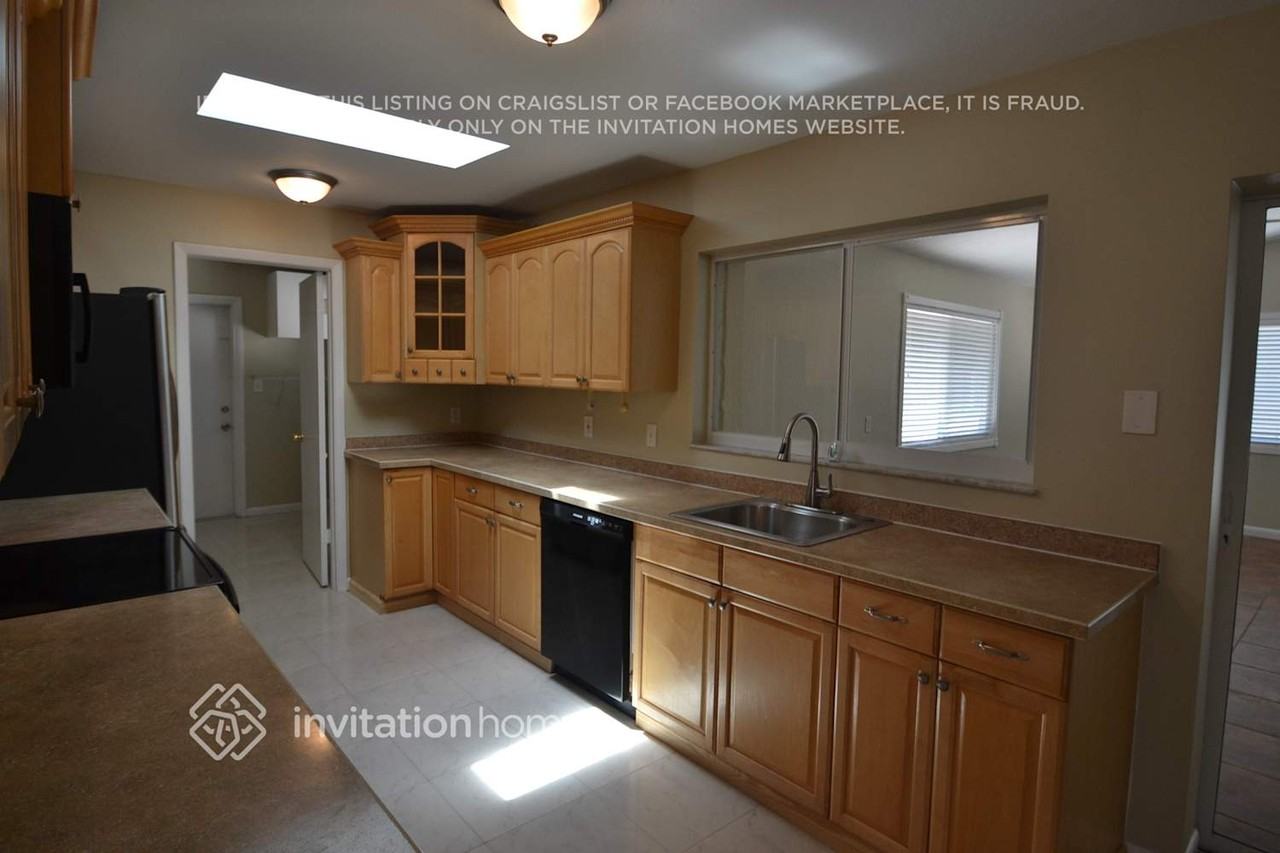 1137 Pheasant Cir - Photo 3 of 13