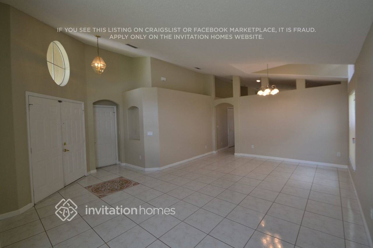 2330 Lily Pad Ln - Photo 3 of 11