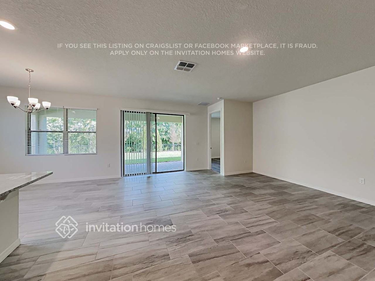1523 Lyonsdale Ln - Photo 3 of 16