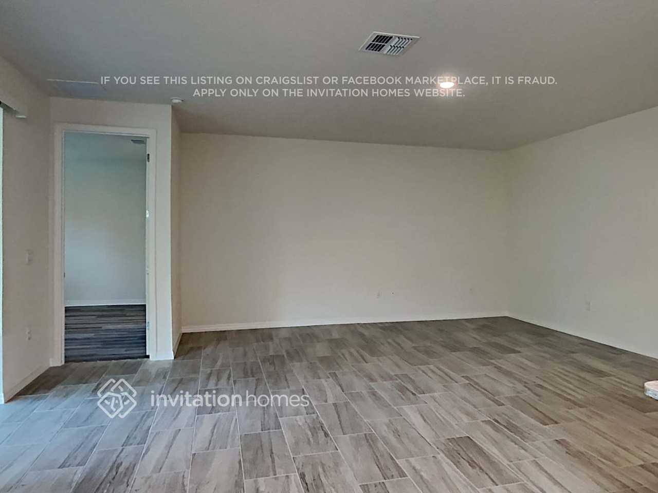 1523 Lyonsdale Ln - Photo 4 of 16