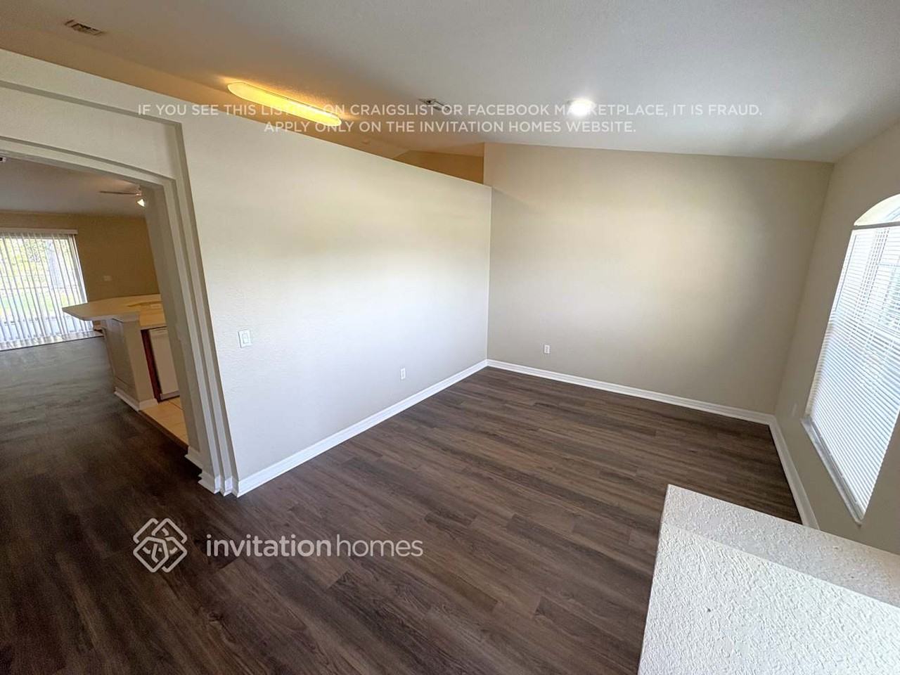 25026 Palisade Rd - Photo 2 of 12