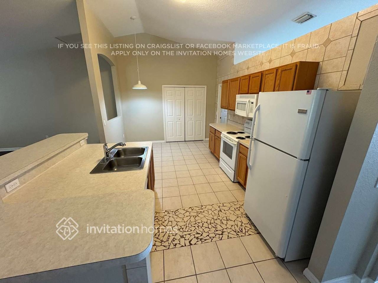 25026 Palisade Rd - Photo 4 of 12