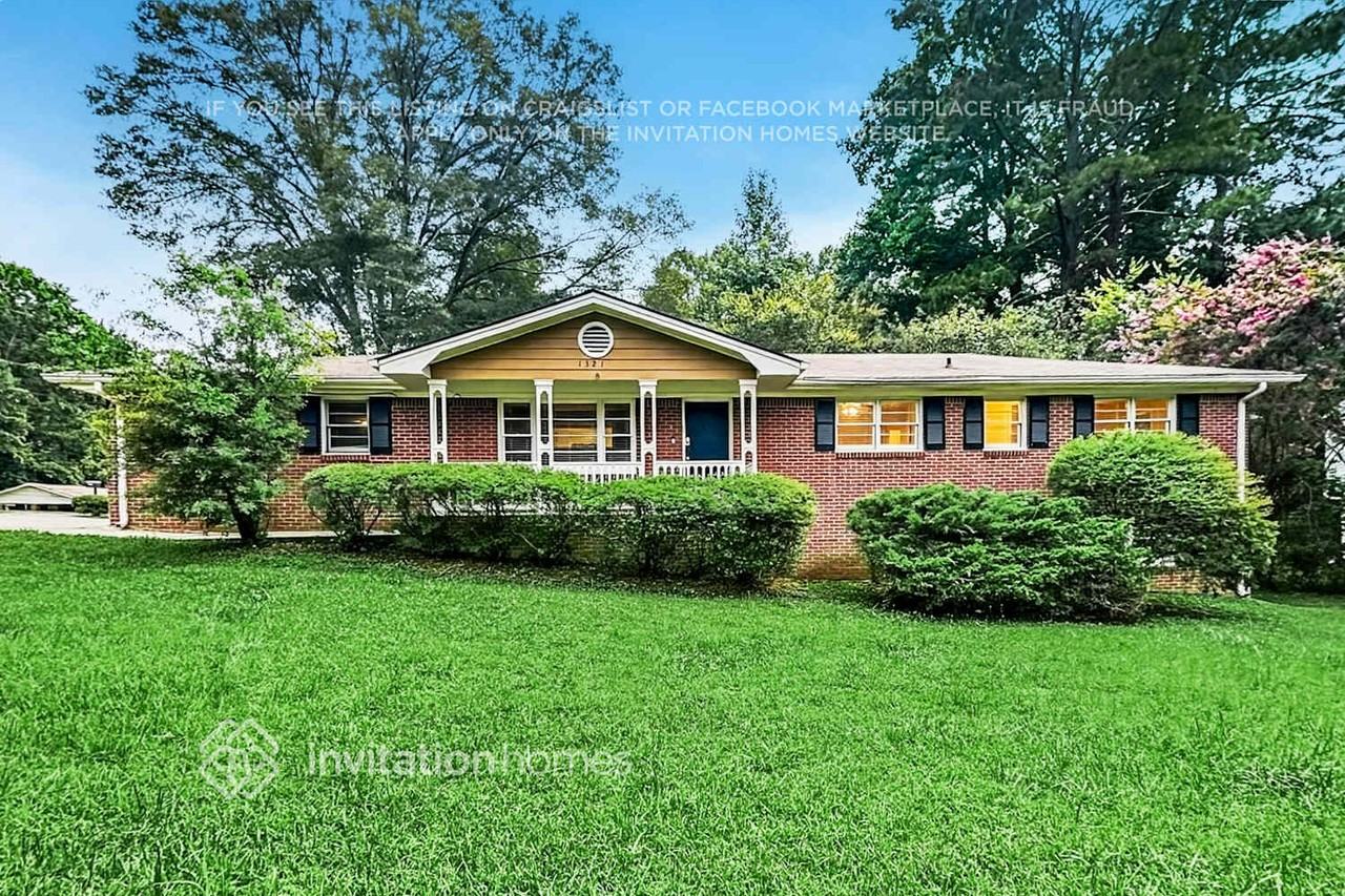 1321 Laura Ln
