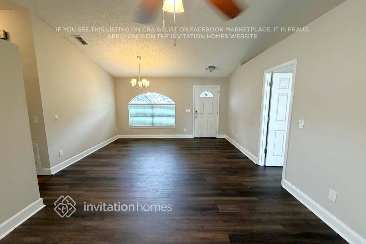 676 Regency Way - Photo 4 of 19