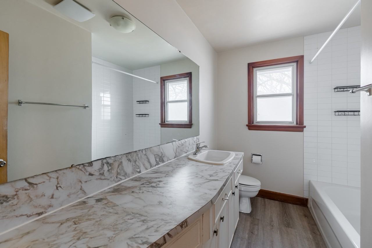 407 Semple Avenue - Photo 7 of 19