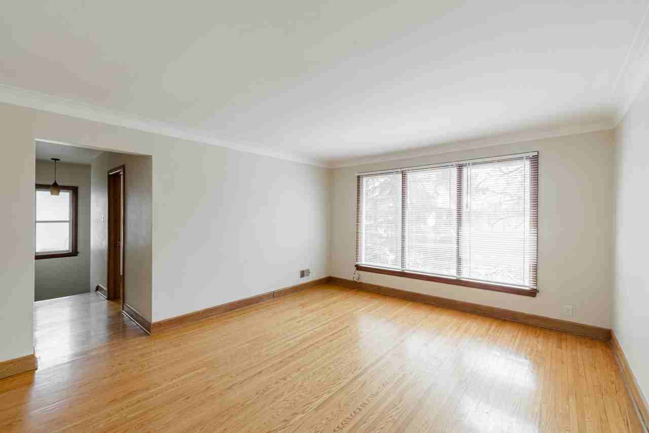 407 Semple Avenue - Photo 5 of 19