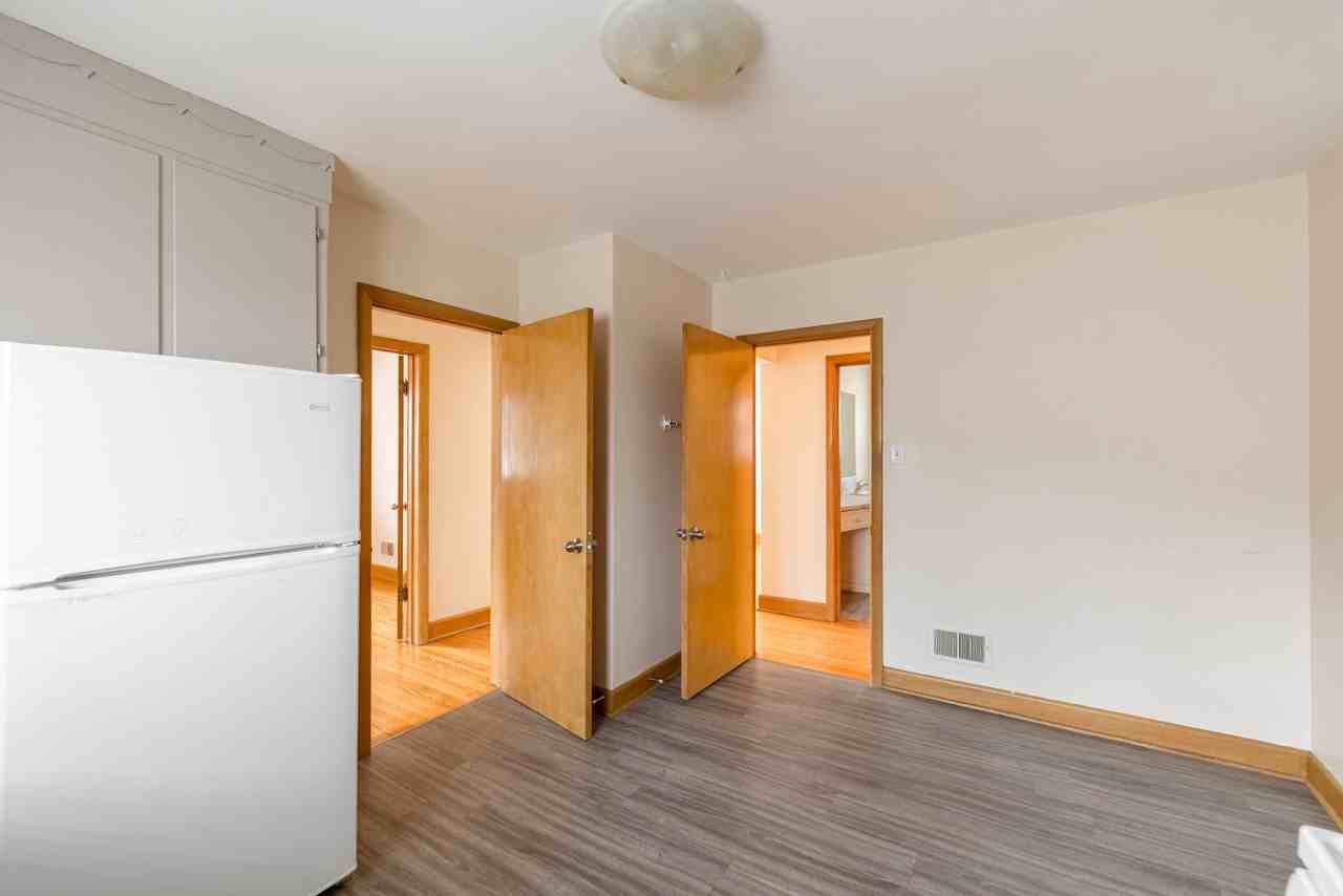 407 Semple Avenue - Photo 4 of 19