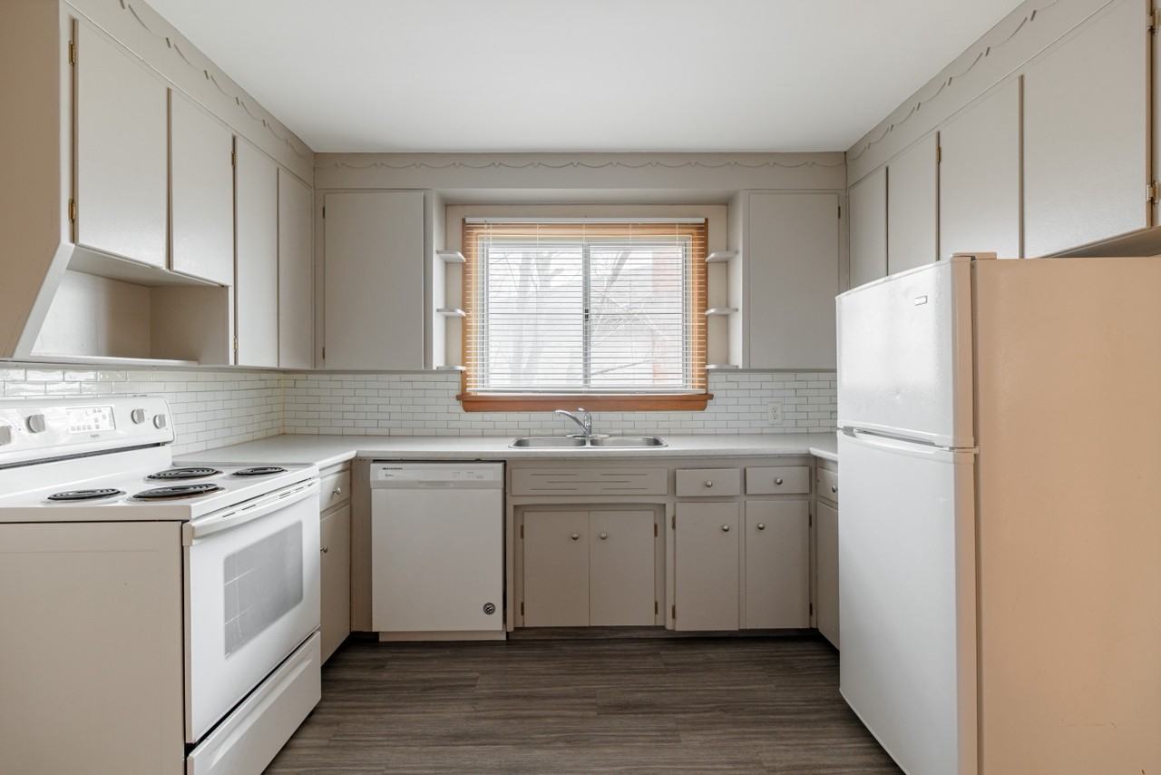 407 Semple Avenue - Photo 2 of 19