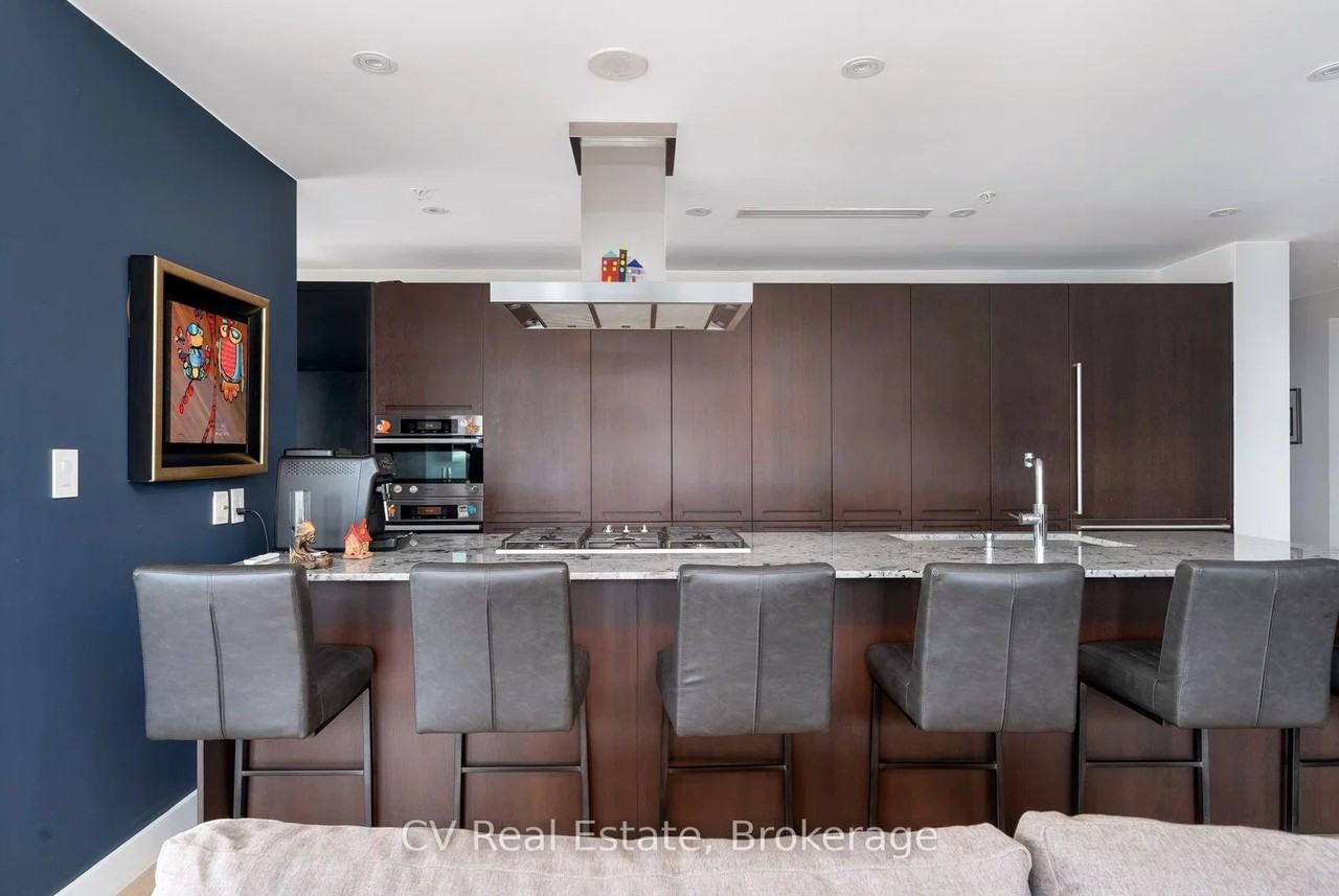 180 University Avenue - Photo 6