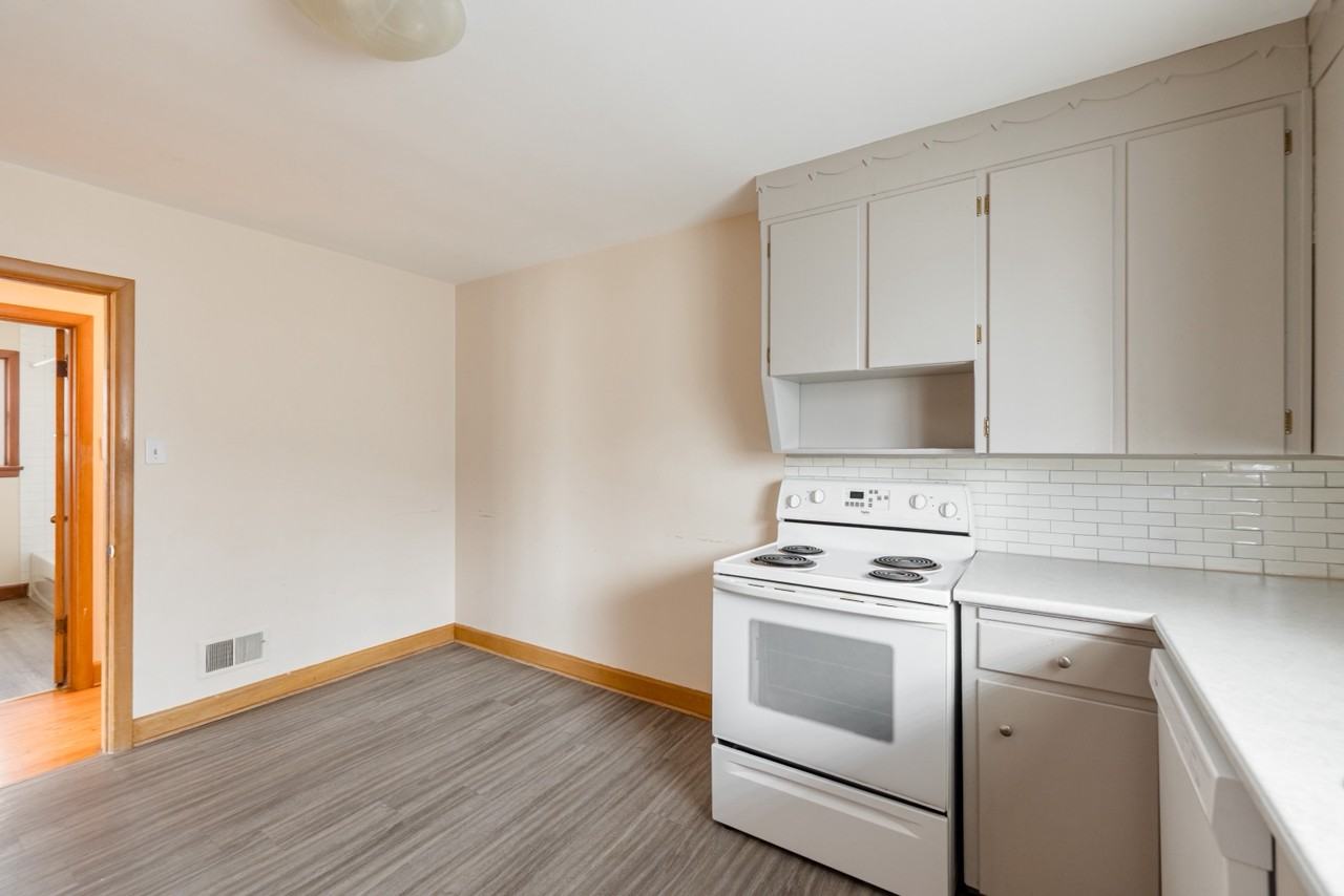 407 Semple Avenue - Photo 3 of 19