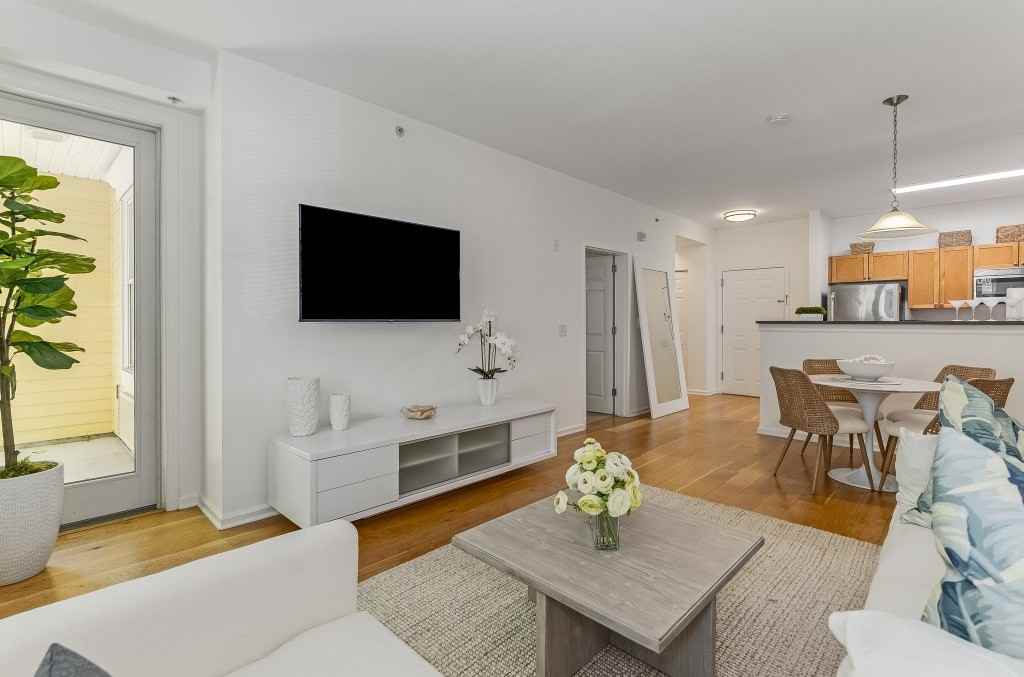Pier Village Apartments - Photo 4 of 50