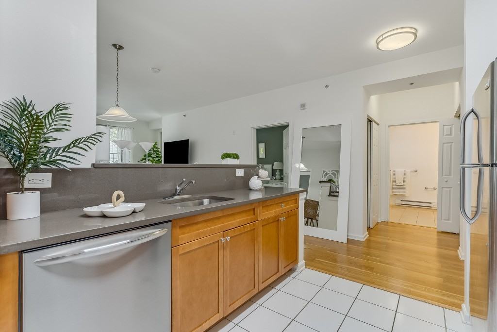 Pier Village Apartments - Photo 7 of 50