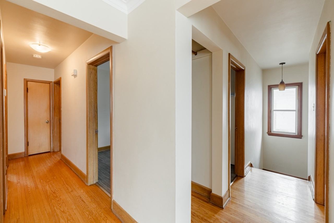 407 Semple Avenue - Photo 7 of 19