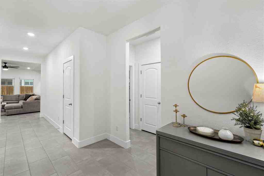19328 Colgin Dr - Photo 2 of 31