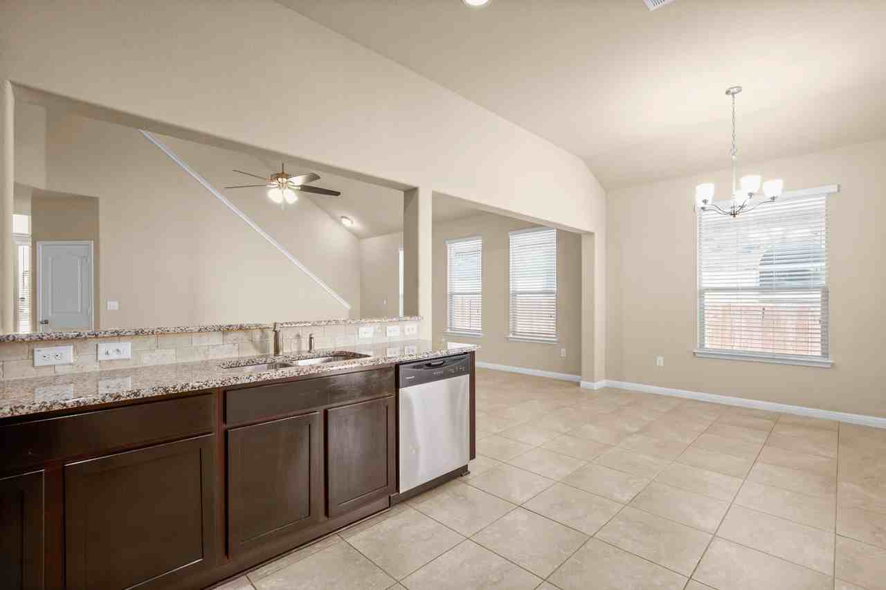16440 Pienza Dr - Photo 7 of 28