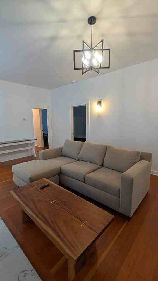 405 N Cloverdale Blvd - Photo 6 of 32