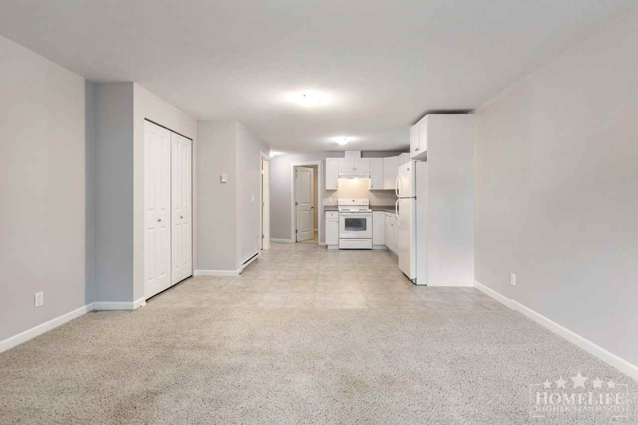 18864 68 Ave - Photo 5 of 20