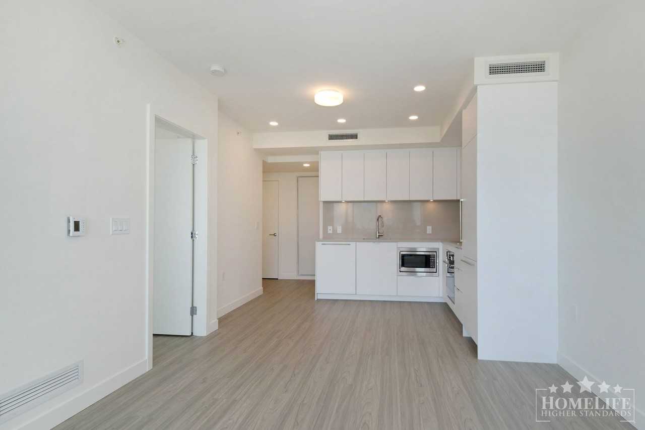 13675 107A Ave - Photo 5 of 31