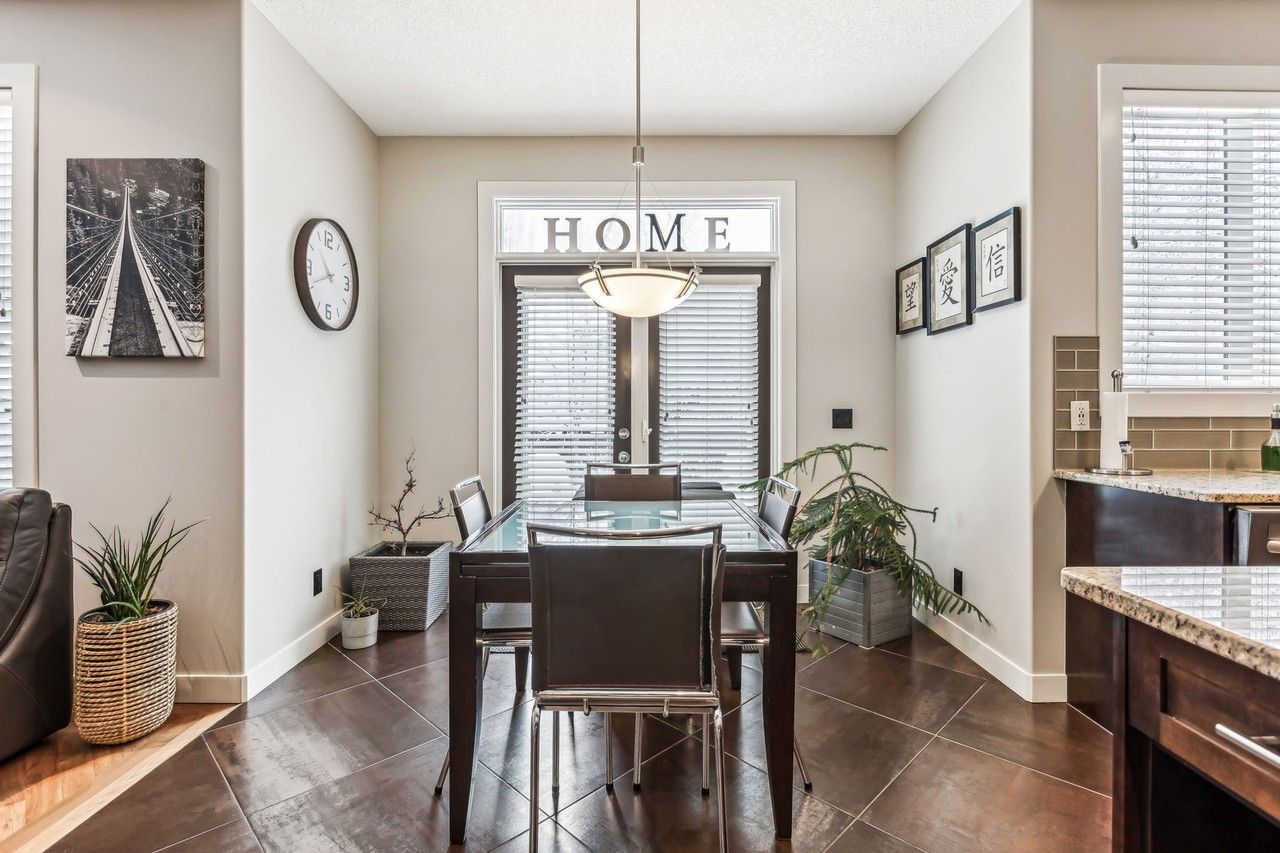Luxury 4 Bedroom Home in Elgin Estates! (CP026) - Photo 5 of 39