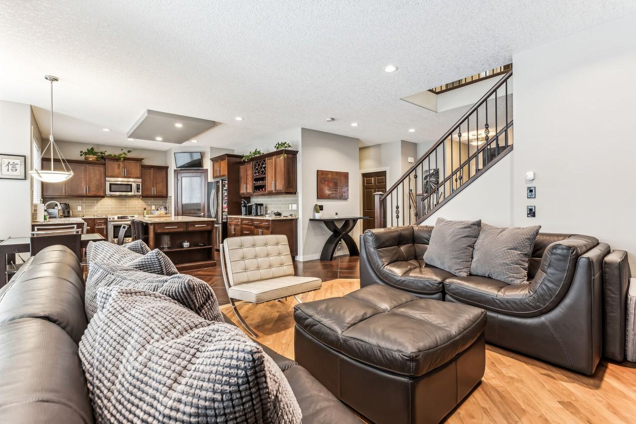 Luxury 4 Bedroom Home in Elgin Estates! (CP026) - Photo 7 of 39
