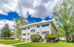 featured image of 302, 420 51 Avenue West