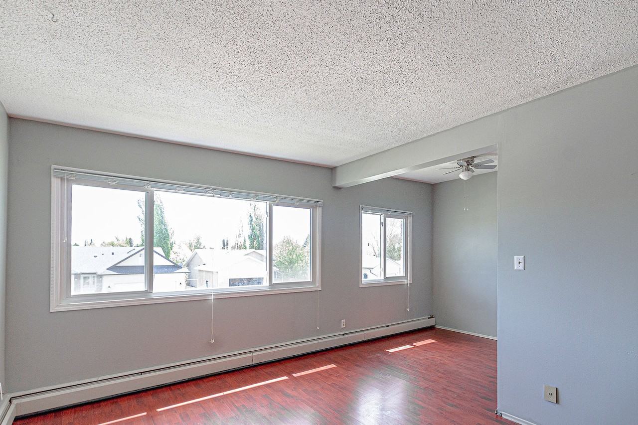BEST KEPT SECRET IN CLARESHOLM! COME HOME TO YOUR COZY 2 BED/1BATH APARTMENT ! - Photo 4 of 18