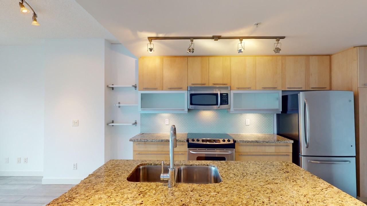 215 Union Square - Photo 2 of 18
