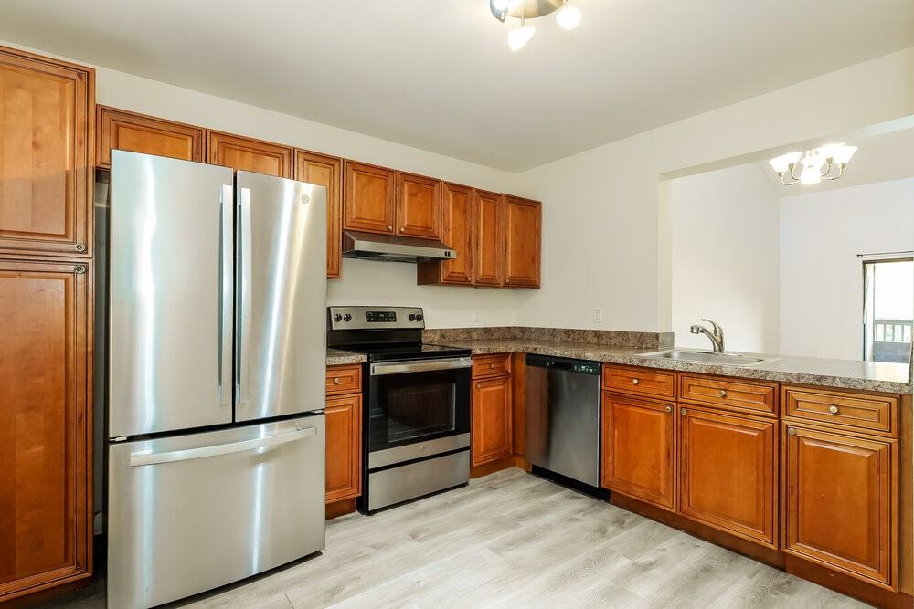 304 Lakeview Dr E - Photo 6 of 16