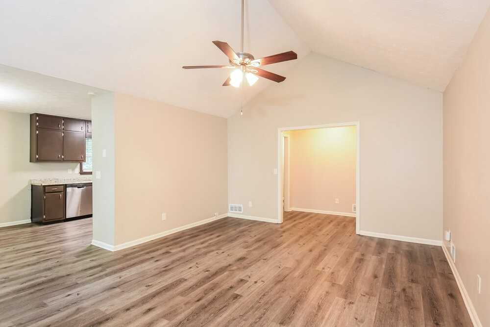 1471 Daniel Ln - Photo 6 of 17