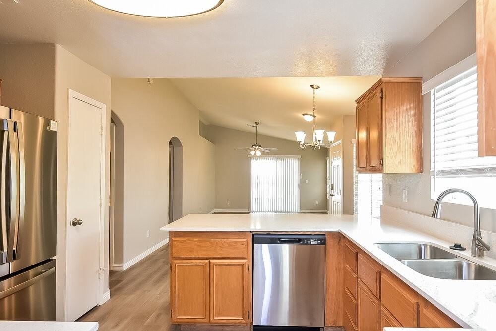 8100 Pursuit Ct - Photo 7 of 16