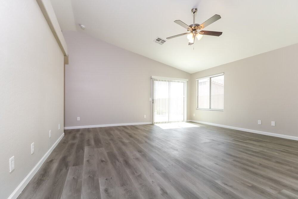 5807 S 248th Ln - Photo 4 of 16