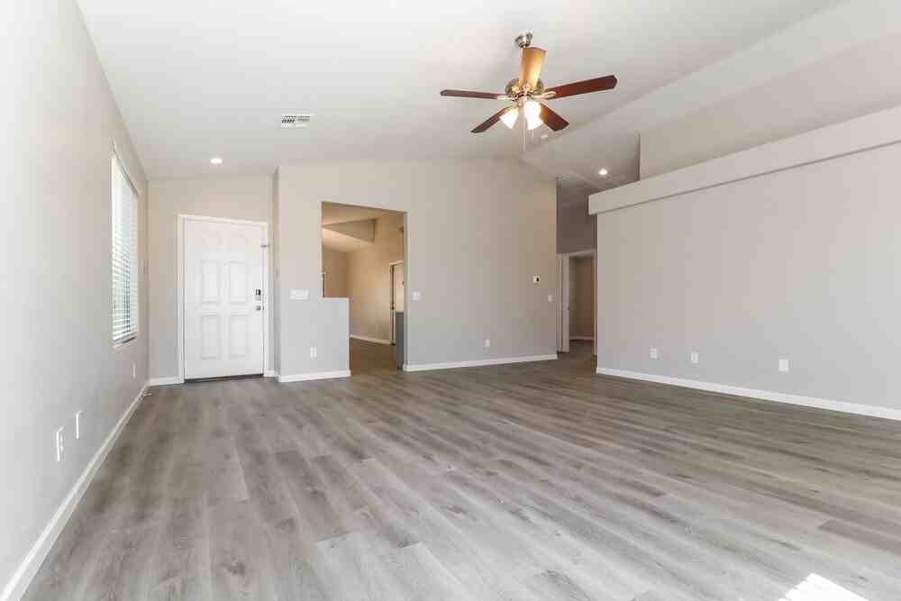 5807 S 248th Ln - Photo 5 of 16
