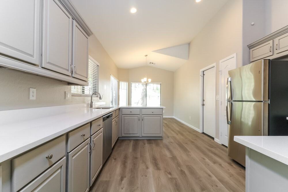 5807 S 248th Ln - Photo 7 of 16