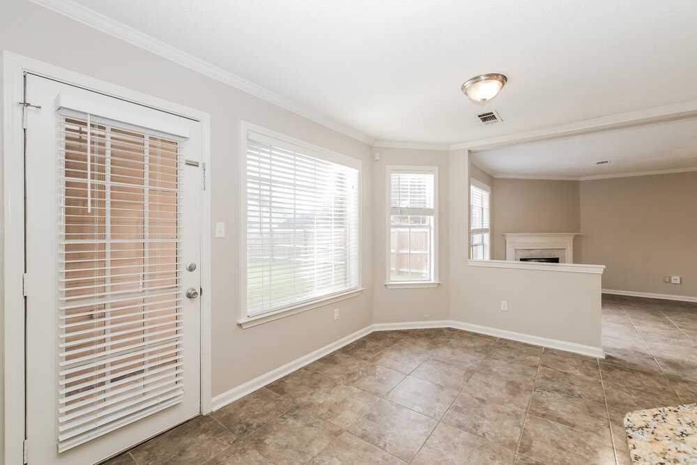 763 Silver Sands Dr - Photo 7 of 17