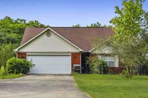 featured image of 3318 Wood Dr Ne