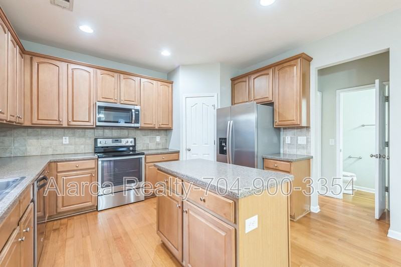 2901 Meherrin Ct - Photo 3 of 23