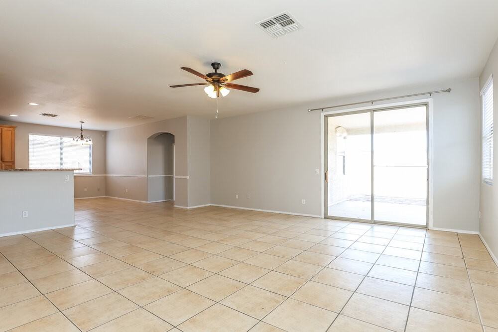 7805 S 68th Dr - Photo 3 of 16