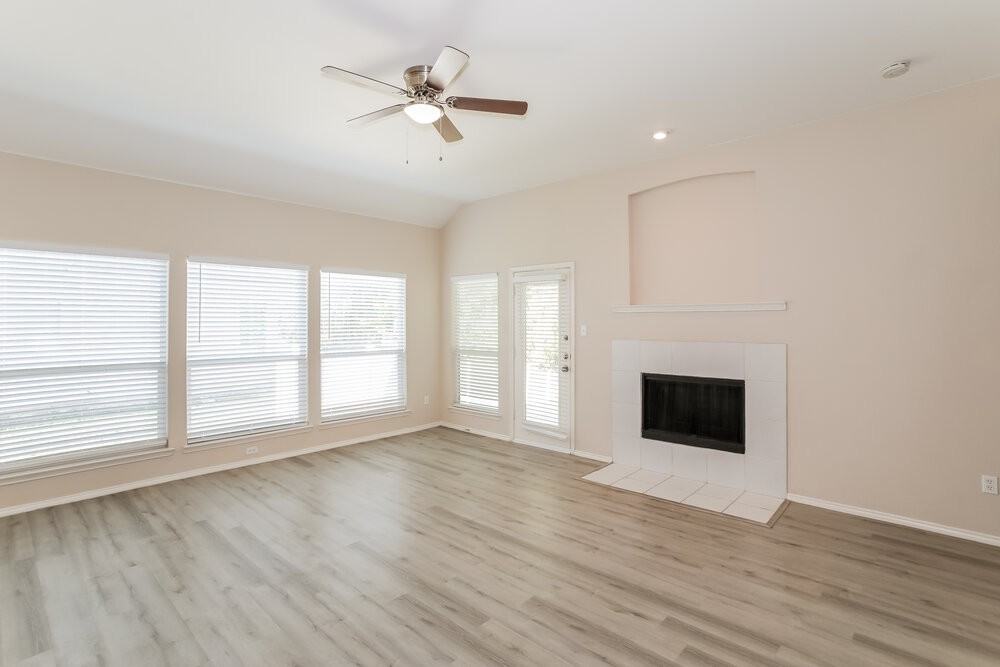 240 Creekview Dr - Photo 5 of 19