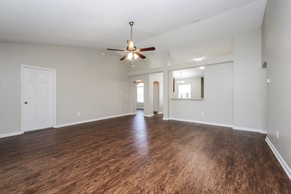 3230 Chantilly Ct - Photo 3 of 15