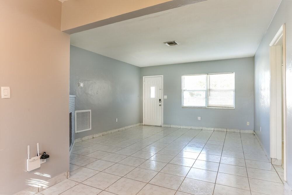 1505 N Andrews Ave - Photo 6 of 16