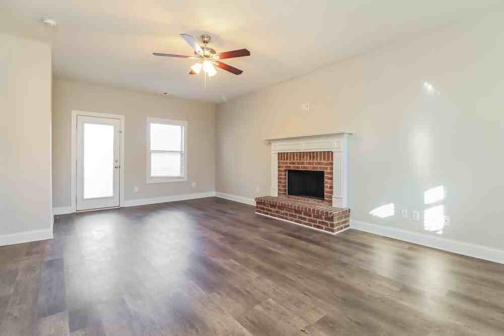 450 Louise Way - Photo 5 of 17