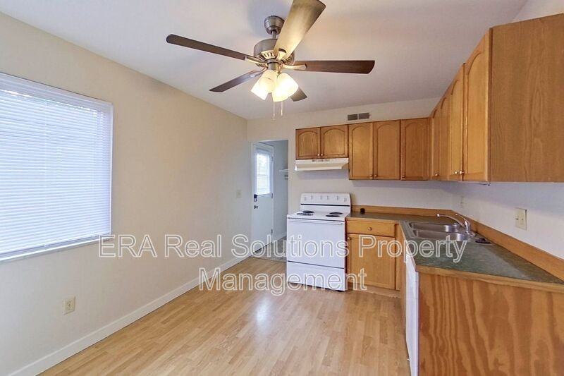 2462 Hiawatha St - Photo 5 of 17