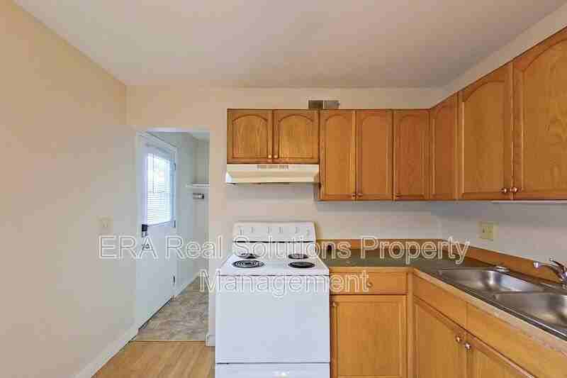 2462 Hiawatha St - Photo 7 of 17