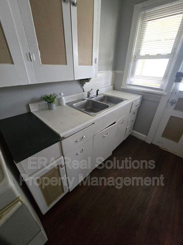 598 S Hague Ave - Photo 7 of 14